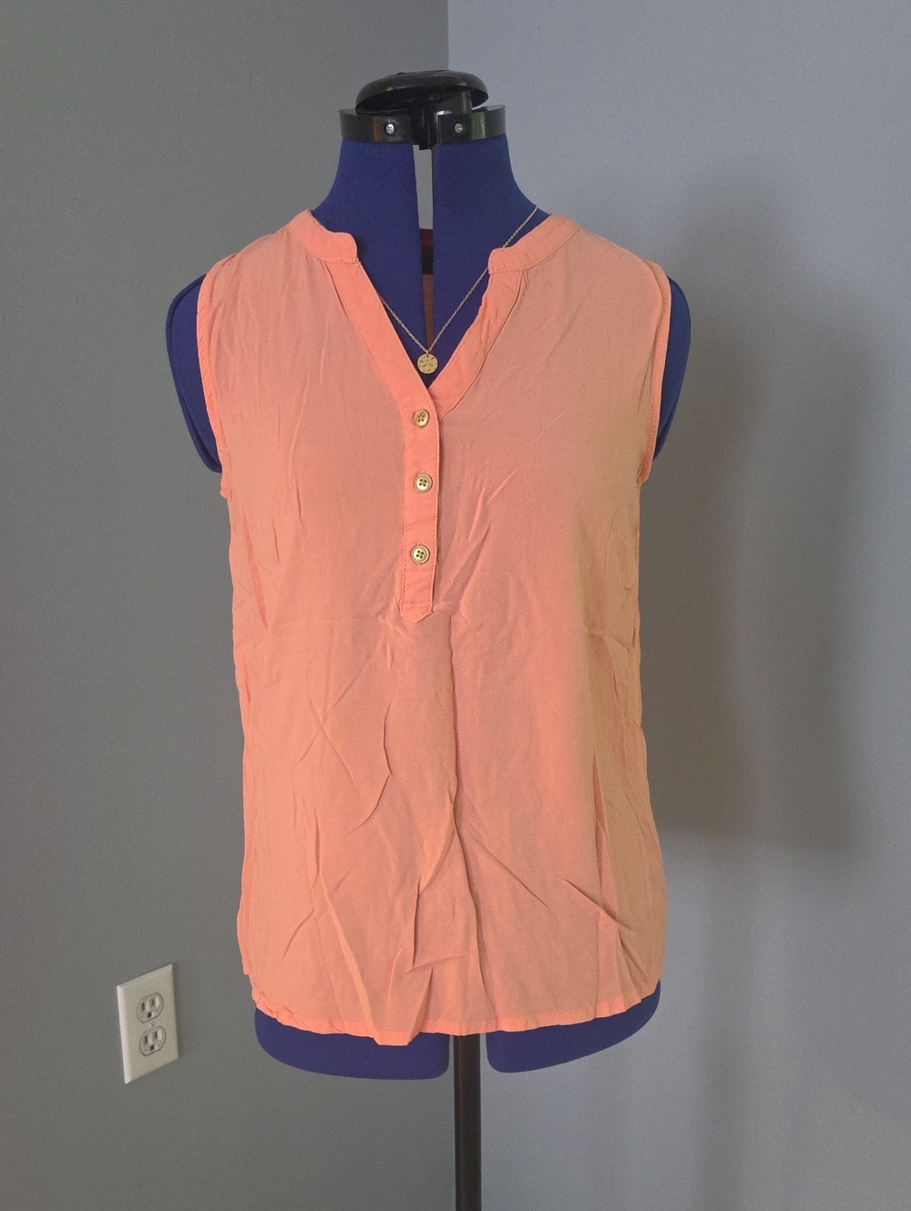 fresh Sleeveless Button V-Neck Tank in Peach